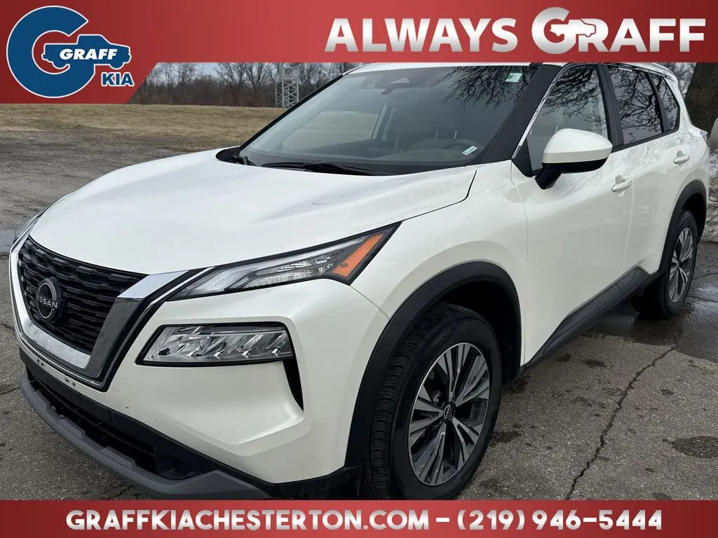 White 2023 Nissan Rogue SV for sale in Burns Harbor, IN