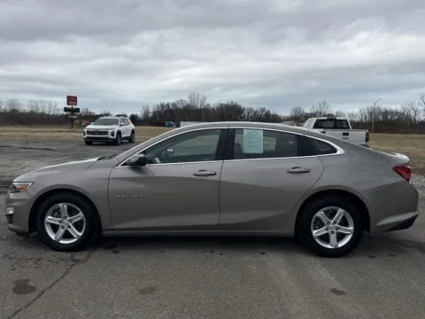 More photos of 2023 Chevrolet Malibu LT at Graff Kia of Chesterton, IN