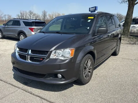 More photos of 2017 Dodge Grand Caravan SXT at Graff Kia of Chesterton, IN
