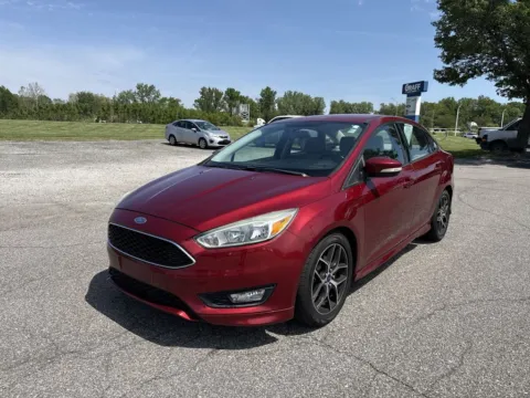 Red 2015 Ford Focus SE for sale in Burns Harbor, IN