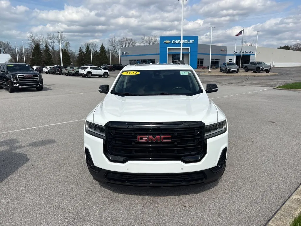White 2023 GMC Acadia SLT for sale in Burns Harbor, IN