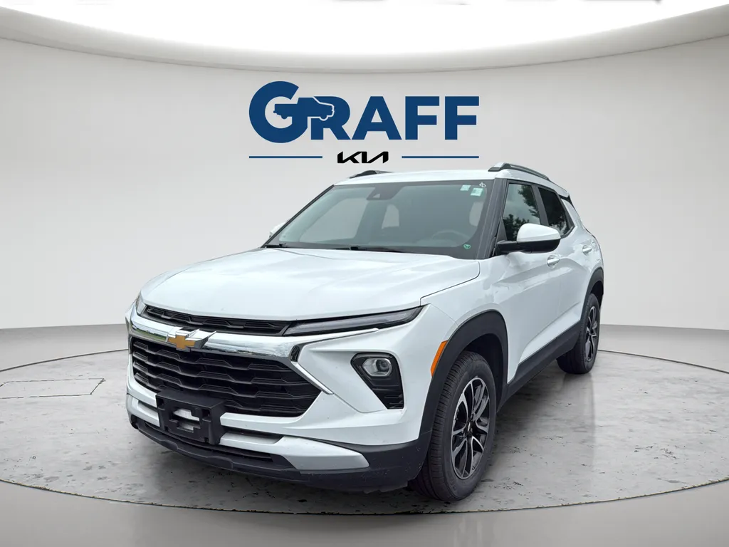 White 2025 Chevrolet TrailBlazer LT for sale in Burns Harbor, IN
