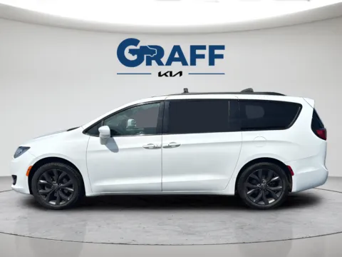 Another view of 2020 Chrysler Pacifica Touring L for sale in Burns Harbor, IN at Graff Kia of Chesterton
