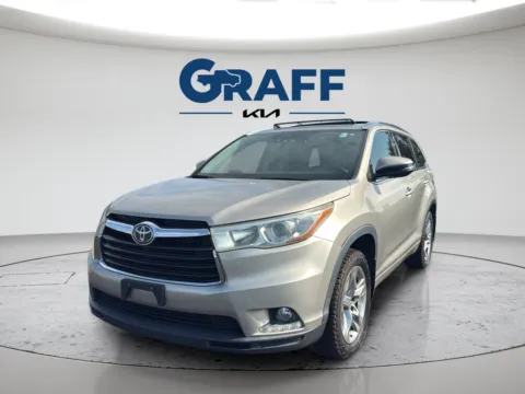 Beige 2016 Toyota Highlander Limited Platinum V6 for sale in Burns Harbor, IN