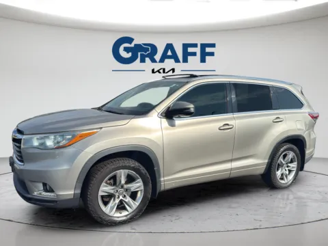 Photos of 2016 Toyota Highlander Limited Platinum V6 for sale in Burns Harbor, IN at Graff Kia of Chesterton