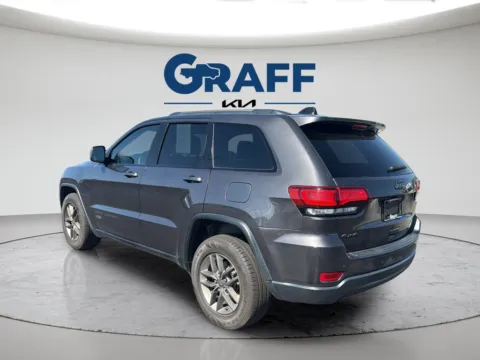 More photos of 2016 Jeep Grand Cherokee Laredo at Graff Kia of Chesterton, IN
