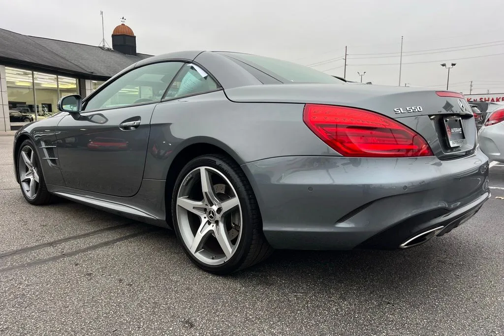 2018 Mercedes Benz SL 550 photo 2