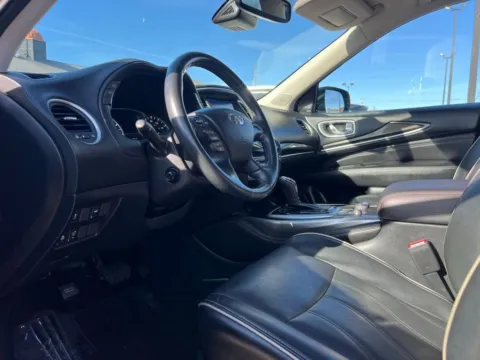 Photos of 2020 INFINITI QX60 LUXE for sale in Indianapolis, IN at AutoGiant USA Indianapolis