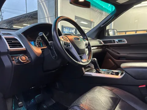 Photos of 2014 Ford Explorer Limited for sale in Indianapolis, IN at AutoGiant USA Indianapolis