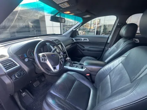 Photos of 2014 Ford Explorer Limited for sale in Indianapolis, IN at AutoGiant USA Indianapolis