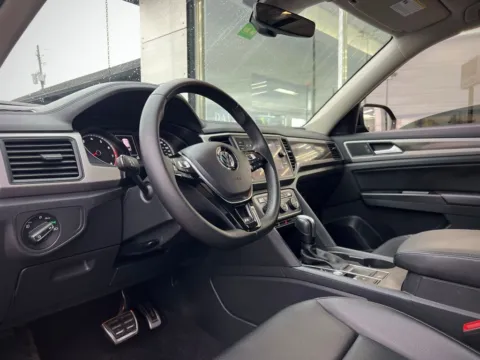 Photos of 2020 Volkswagen Atlas 3.6L V6 SE for sale in Indianapolis, IN at AutoGiant USA Indianapolis