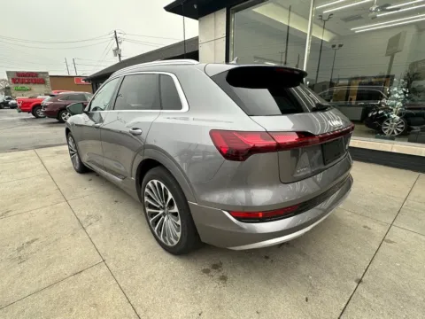More photos of 2019 Audi e-tron Prestige at AutoGiant USA Indianapolis, IN