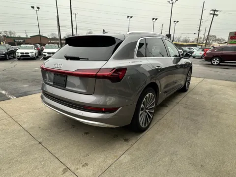 More photos of 2019 Audi e-tron Prestige at AutoGiant USA Indianapolis, IN
