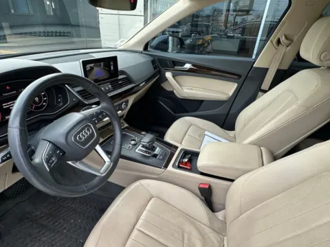 Photos of 2018 Audi Q5 2.0T for sale in Indianapolis, IN at AutoGiant USA Indianapolis