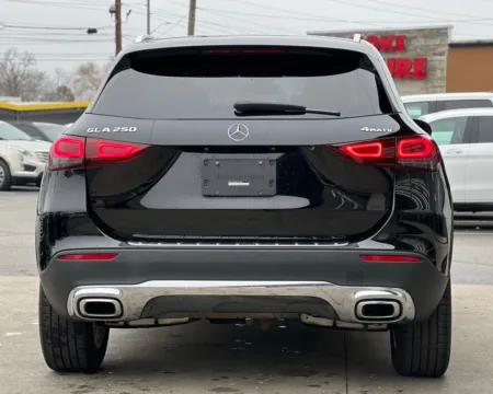 More photos of 2021 Mercedes-Benz GLA 250 at AutoGiant USA Indianapolis, IN