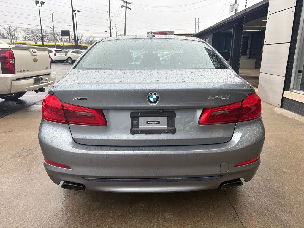 2019 Bmw 540i xDrive photo 2