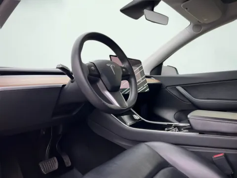 Photos of 2021 Tesla Model Y Long Range for sale in Indianapolis, IN at AutoGiant USA Indianapolis