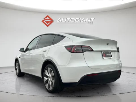 More photos of 2021 Tesla Model Y Long Range at AutoGiant USA Indianapolis, IN