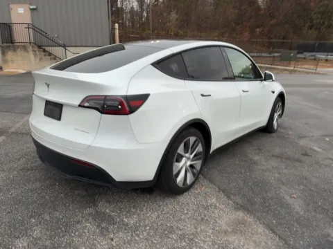 More photos of 2021 Tesla Model Y Long Range at AutoGiant USA Indianapolis, IN