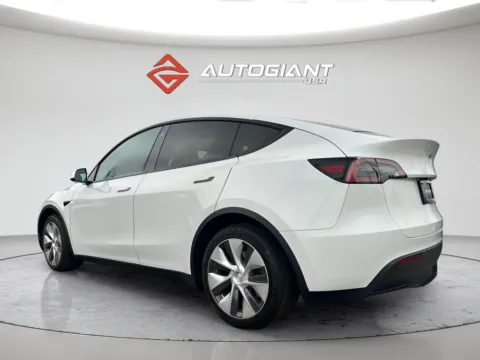 More photos of 2021 Tesla Model Y Long Range at AutoGiant USA Indianapolis, IN