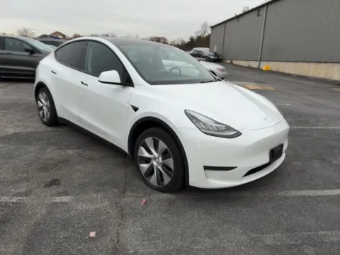 Photos of 2021 Tesla Model Y Long Range for sale in Indianapolis, IN at AutoGiant USA Indianapolis