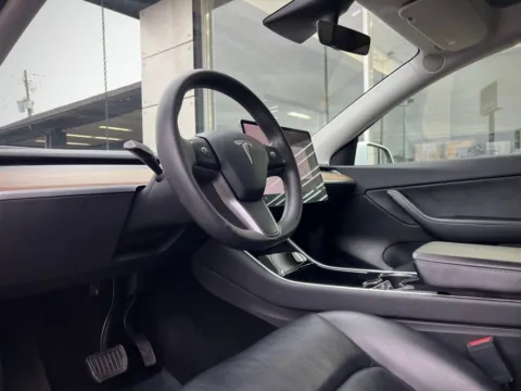 Photos of 2021 Tesla Model Y Long Range for sale in Indianapolis, IN at AutoGiant USA Indianapolis