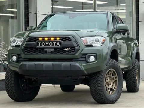 Green 2021 Toyota Tacoma SR5 for sale in Indianapolis, IN