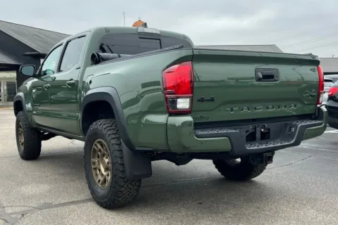 More photos of 2021 Toyota Tacoma SR5 at AutoGiant USA Indianapolis, IN