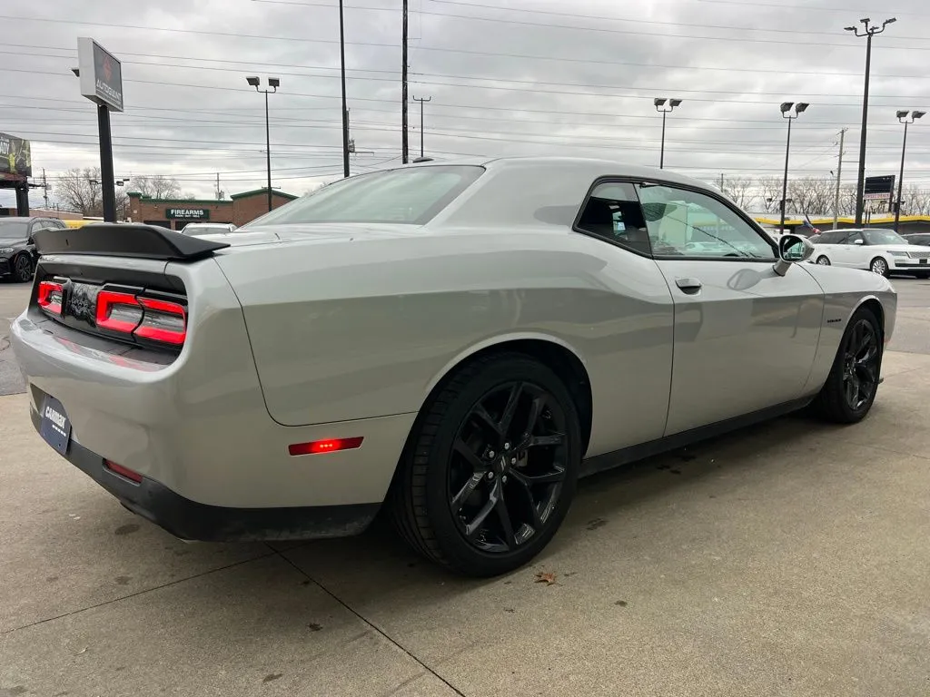 2022 Dodge Challenger R/T photo 2