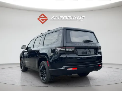 More photos of 2022 Jeep Grand Wagoneer Series II at AutoGiant USA Indianapolis, IN