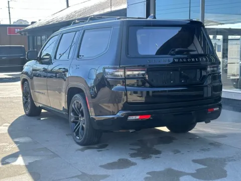 More photos of 2022 Jeep Grand Wagoneer Series II at AutoGiant USA Indianapolis, IN