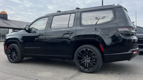 More photos of 2022 Jeep Grand Wagoneer Series II at AutoGiant USA Indianapolis, IN