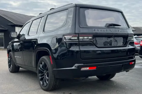 More photos of 2022 Jeep Grand Wagoneer Series II at AutoGiant USA Indianapolis, IN