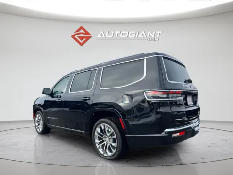 More photos of 2022 Jeep Grand Wagoneer Series II at AutoGiant USA Indianapolis, IN