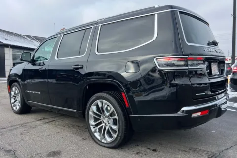 More photos of 2022 Jeep Grand Wagoneer Series II at AutoGiant USA Indianapolis, IN