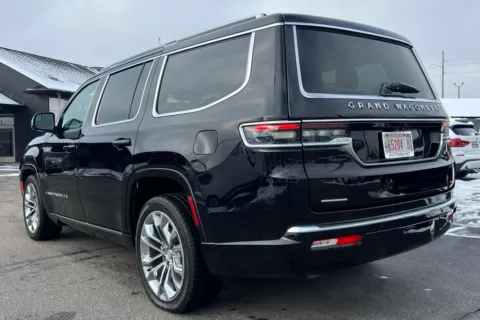 More photos of 2022 Jeep Grand Wagoneer Series II at AutoGiant USA Indianapolis, IN