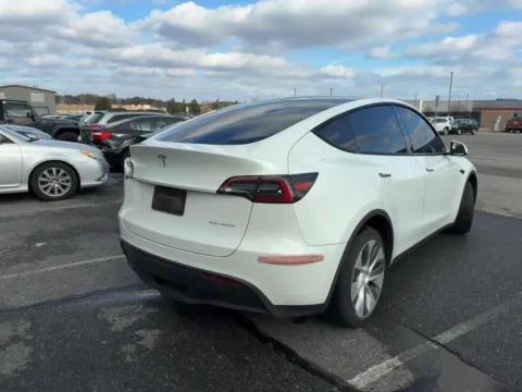 More photos of 2022 Tesla Model Y Long Range at AutoGiant USA Indianapolis, IN