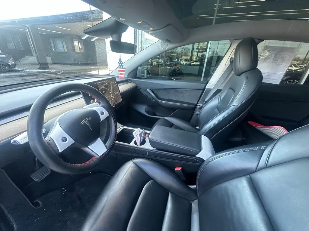 2022 Tesla Model Y Long Range photo 4