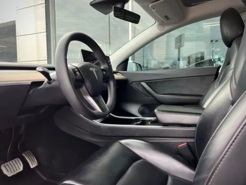 Photos of 2022 Tesla Model Y Long Range for sale in Indianapolis, IN at AutoGiant USA Indianapolis