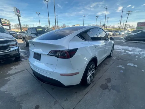 More photos of 2022 Tesla Model Y Long Range at AutoGiant USA Indianapolis, IN