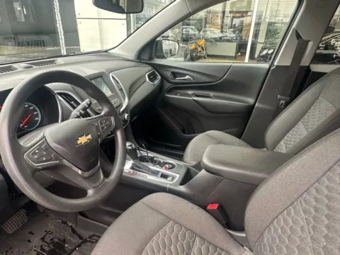 Photos of 2018 Chevrolet Equinox LT for sale in Indianapolis, IN at AutoGiant USA Indianapolis