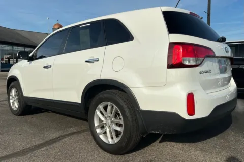 More photos of 2015 Kia Sorento LX at AutoGiant USA Indianapolis, IN