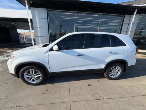Photos of 2015 Kia Sorento LX for sale in Indianapolis, IN at AutoGiant USA Indianapolis
