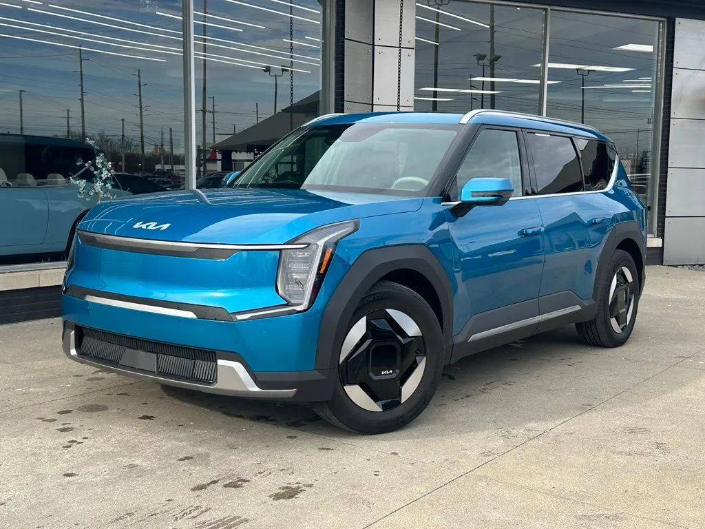 2025 Kia EV9 Wind's photo
