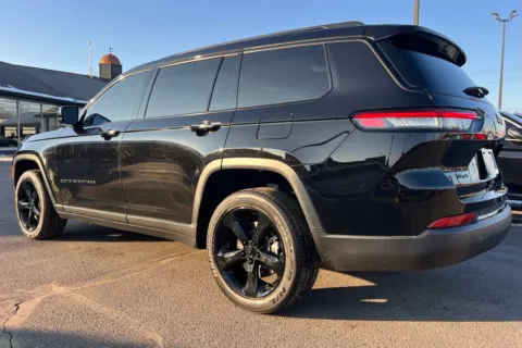 More photos of 2023 Jeep Grand Cherokee L Altitude at AutoGiant USA Indianapolis, IN