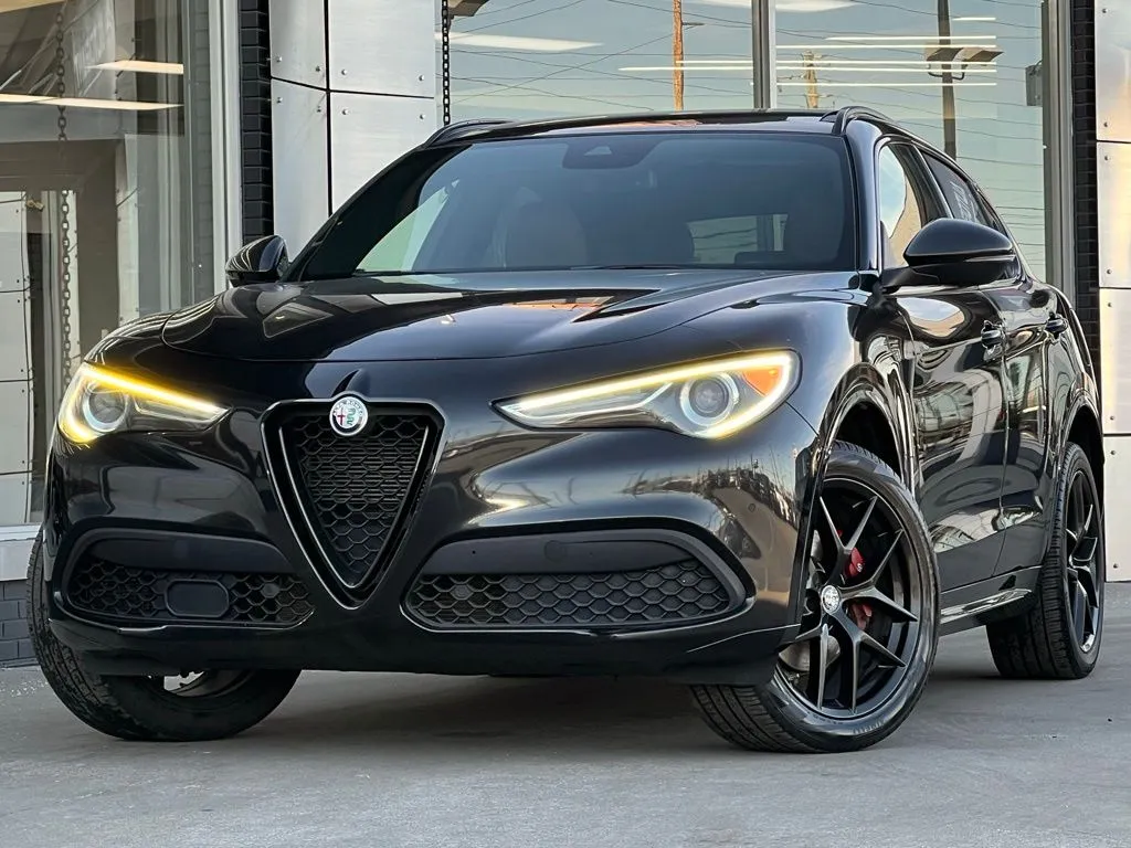 2020 Alfa Romeo Stelvio Sport's photo