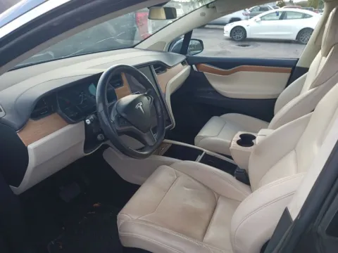 More photos of 2019 Tesla Model X 100D at AutoGiant USA Indianapolis, IN
