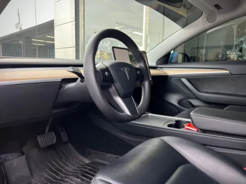 Photos of 2021 Tesla Model 3 Long Range for sale in Indianapolis, IN at AutoGiant USA Indianapolis
