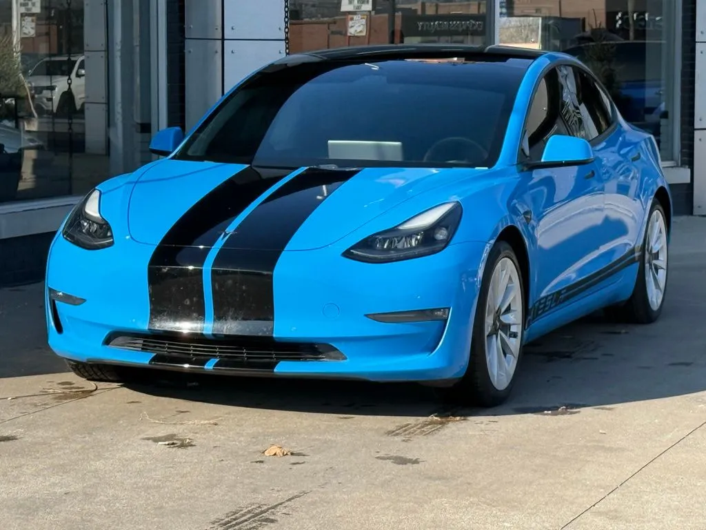 2021 Tesla Model 3 Base's photo