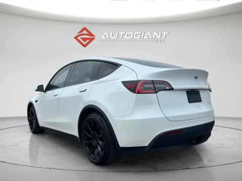 More photos of 2021 Tesla Model Y Long Range at AutoGiant USA Indianapolis, IN
